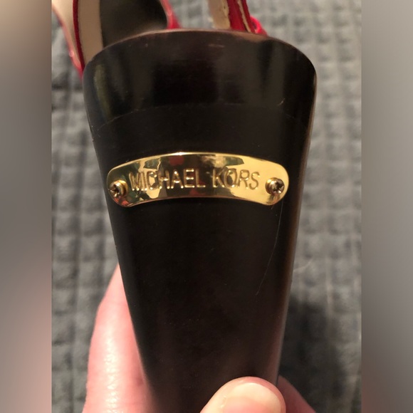 LIKE NEW MICHAEL KORS SLINGBACK WEDGE PATENT LEATHER SANDALS - Picture 4 of 12